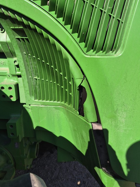 2002 John Deere 8320 Tractor - Image 3